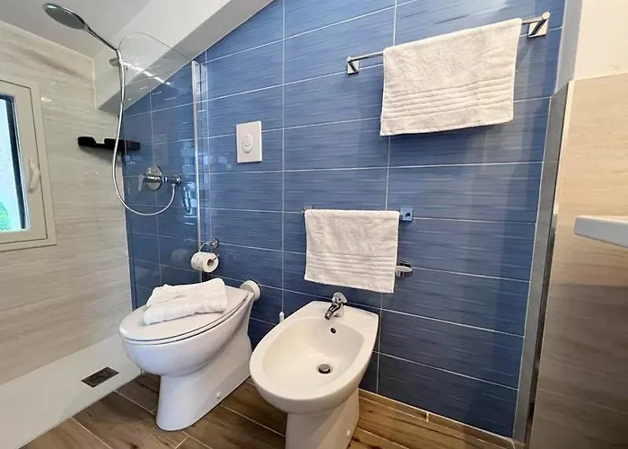 Lejlighed La Piccola Azalea Sul Mare